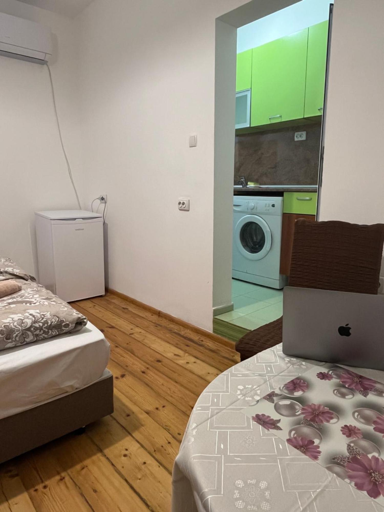 En-Suite Rooms: Novа Guesthouse In Sofia Center Exterior photo